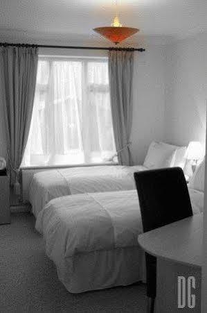 White Gates Hotel Binfield Exteriér fotografie